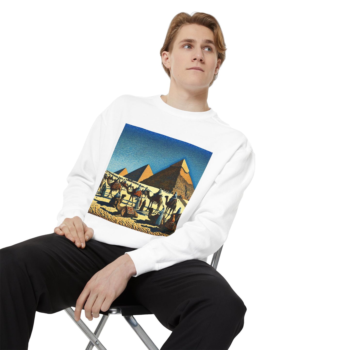 Vintage Pyramid Adventure Unisex Sweatshirt - Comfortable and Stylish